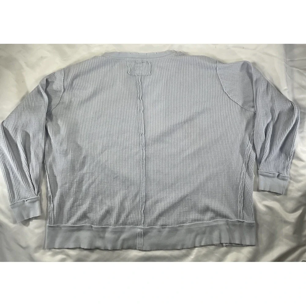 Free People We the Free Buttercup Distressed Thermal Shirt Sz XS lBaby Blue 247
